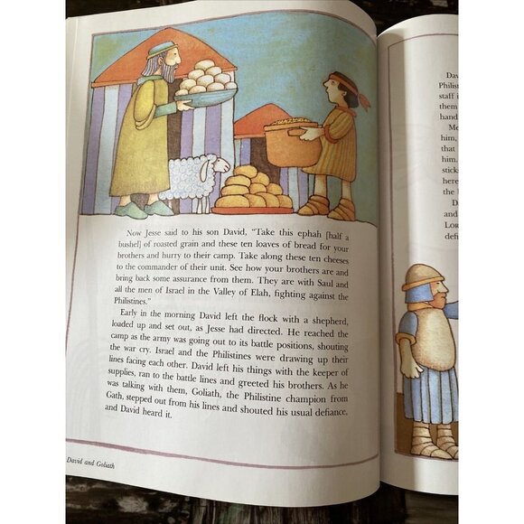 Tomie dePaola's Book of Bible Stories: New International‎ Version - Picture 7 of 9